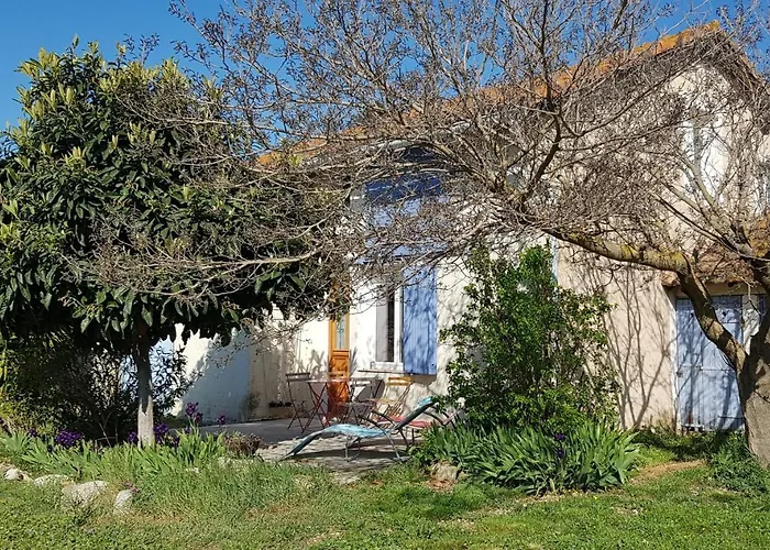 Petite Maison Refaite A Neuf Dans Mas Du 19Eme Siecle